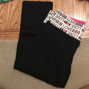 2 pairs of leggings